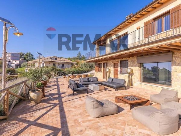 Porzione di villa Castelnuovo di Porto, RM Vendita