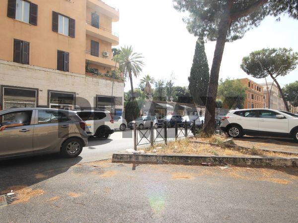 Locale Commerciale Re di Roma, Roma, RM Affitto - Foto 2