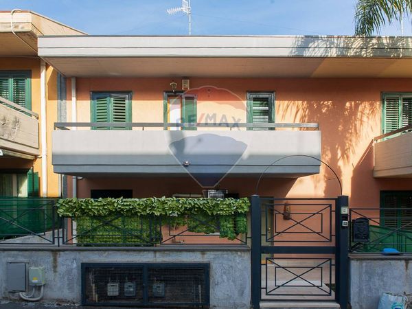Villa a schiera Aci Catena, CT Vendita