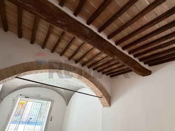 Locale Commerciale Centro Storico, Foligno, PG Affitto - Foto 3