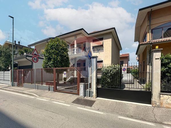 Villetta bifamiliare Zona Cologno Centro, Cologno Monzese, MI Vendita