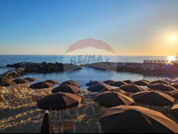 Locale Commerciale Marina di Pisa, Pisa, PI Vendita