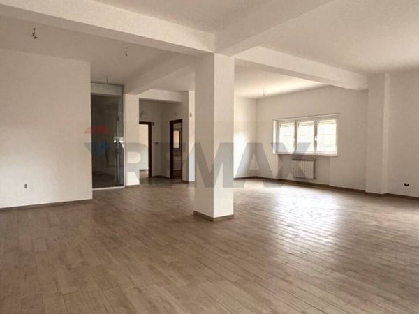 Locale Commerciale Via Strinella, L'Aquila, AQ Affitto - Foto 3