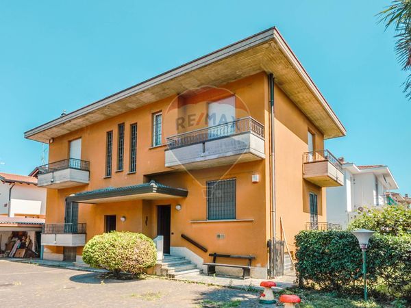 Porzione di villa Cassano Magnago, VA Vendita