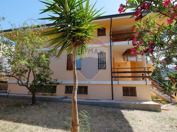 Villa singola Sant'Anna Arresi, SU Vendita