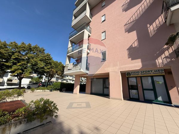 Commerciale Altro Lanciano, CH Affitto