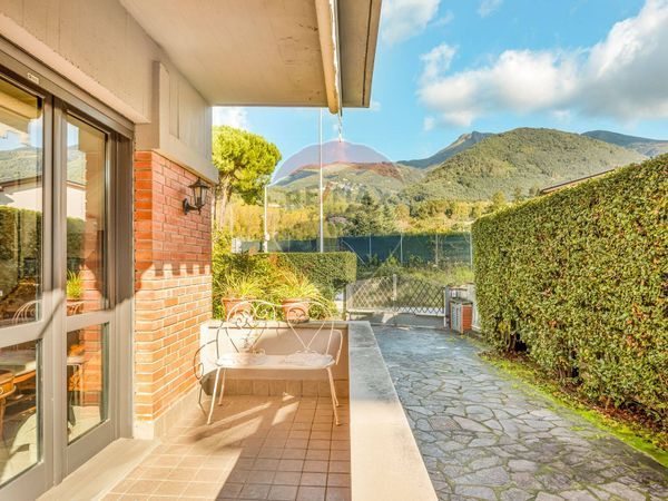 Villetta bifamiliare Camaiore, LU Vendita