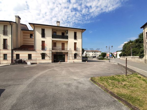 Locale Commerciale Sernaglia della Battaglia, TV Vendita