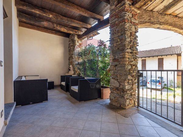 Appartamento il Castello, Luvinate, VA Vendita