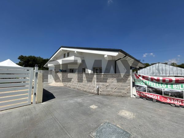 Villetta bifamiliare Aprilia, LT Vendita - Foto 2