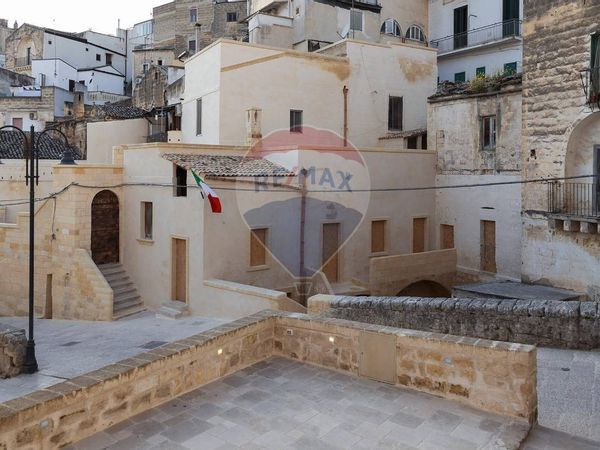 Casa Indipendente Gravina in Puglia, BA Vendita