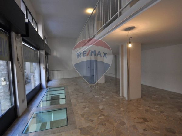 Negozio Carrobio, Milano, MI Affitto