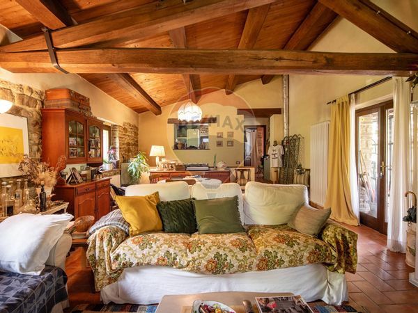 Cascina/Casale Matelica, MC Vendita