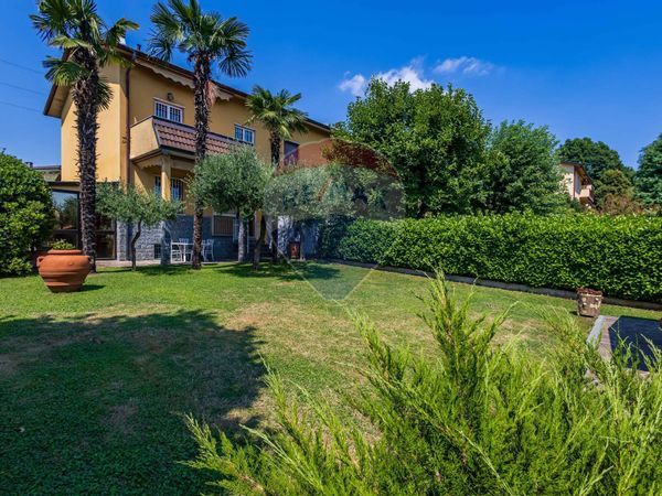 Villa a schiera Lesmo, MB Vendita