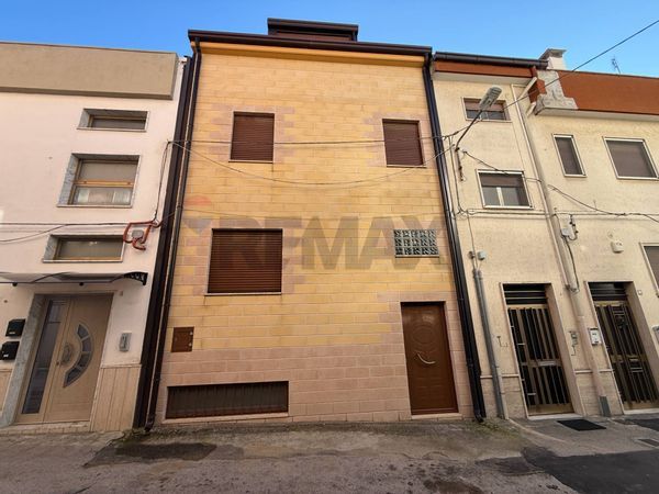 Casa Semindipendente Grassano, MT Vendita