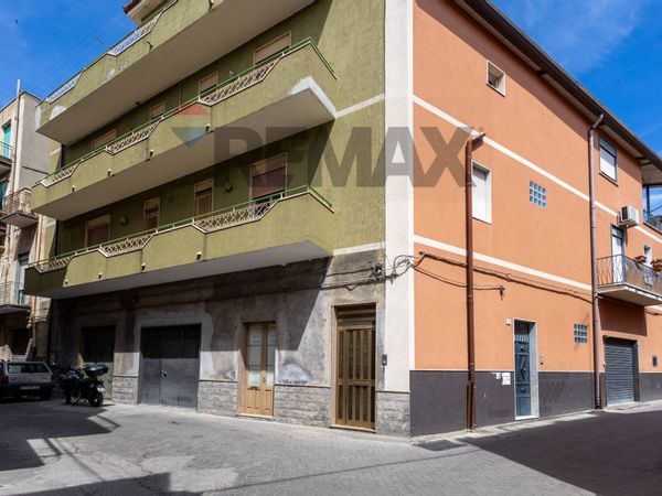 Appartamento Adrano, CT Vendita