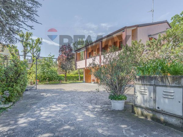 Villetta bifamiliare S. Prospero, Reggio nell'Emilia, RE Vendita