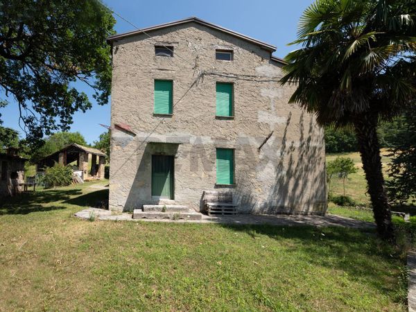 Casa Indipendente Riviano, Varano de' Melegari, PR Vendita