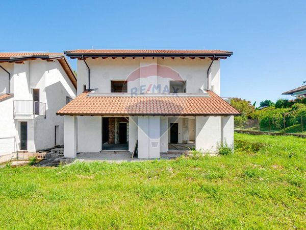 Villetta bifamiliare Cheglio, Taino, VA Vendita