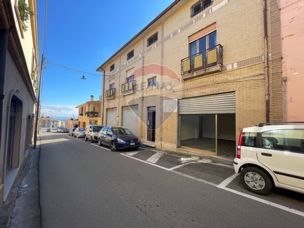 Casa Indipendente Villacidro, SU Vendita