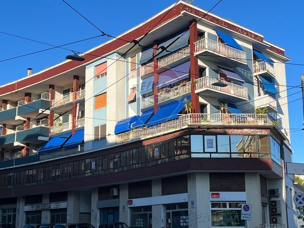 Ufficio Semicentro, Ancona, AN Affitto