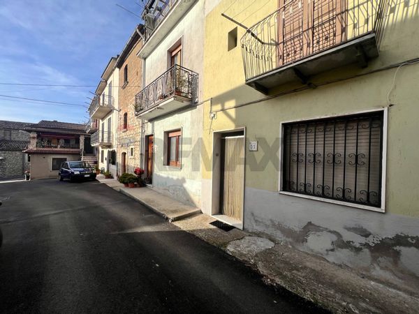 Casa Semindipendente Fragneto Monforte, BN Vendita