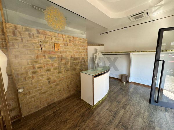 Locale Commerciale Cassino, FR Affitto