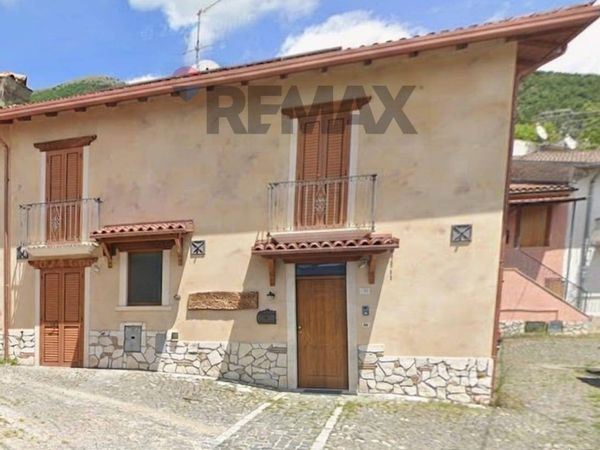 Casa Indipendente Pizzoli, AQ Affitto