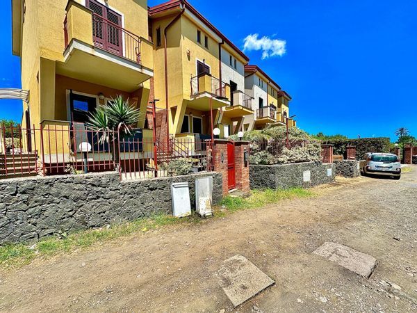 Villa a schiera Riposto, CT Vendita