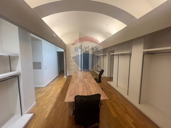 Locale Commerciale Centro Storico, Foligno, PG Affitto - Foto 4