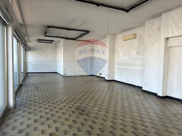 Locale Commerciale Torrette Di Ancona, Ancona, AN Affitto - Foto 2