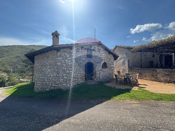 Casa Semindipendente Ponze, Trevi, PG Vendita