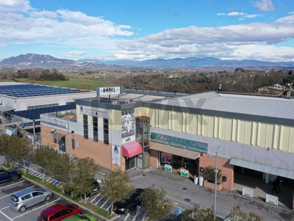 Locale Commerciale Rignano Flaminio, RM Vendita