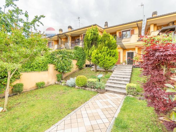 Villa a schiera Tivoli città, Tivoli, RM Vendita