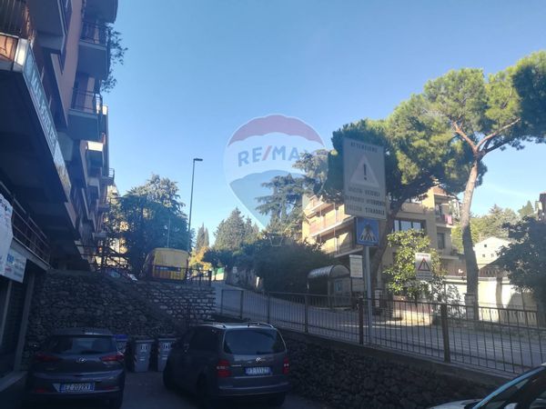 Locale Commerciale Centro storico, Perugia, PG Affitto - Foto 2