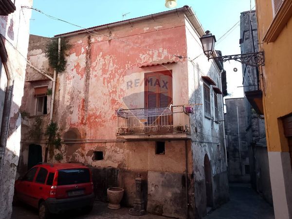 Casa Indipendente Sessa Aurunca, CE Vendita