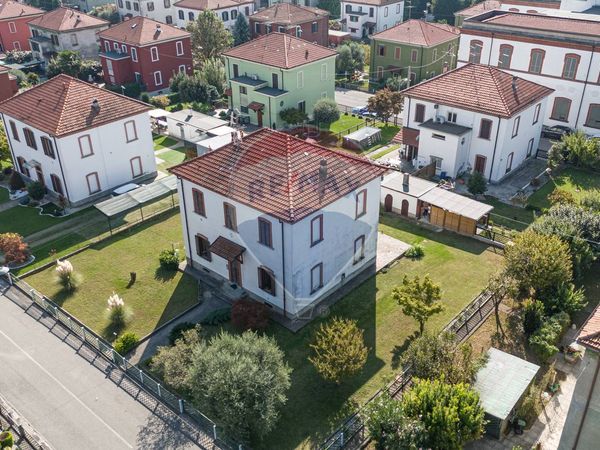 Villetta bifamiliare Crespi d'Adda, Capriate San Gervasio, BG Vendita