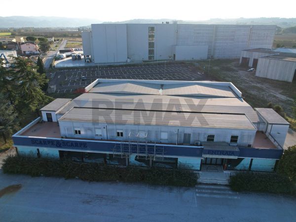 Locale Commerciale Ospedalicchio, Bastia Umbra, PG Affitto - Foto 2