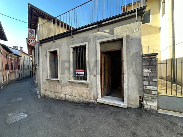 Appartamento Viggiù, VA Vendita