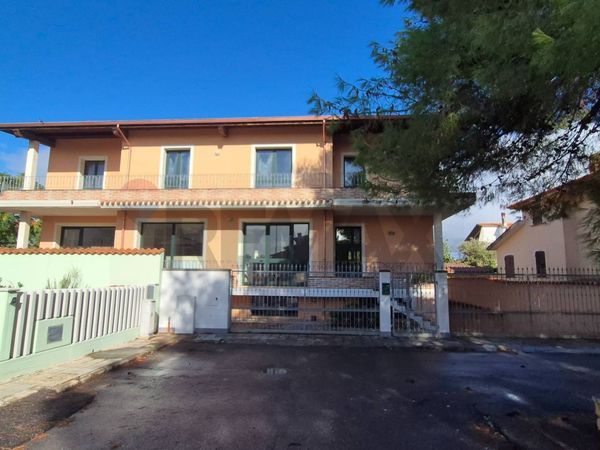 Casa Indipendente Simaxis, OR Vendita