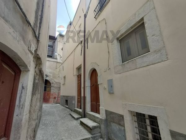 Casa Semindipendente Ofena, AQ Vendita