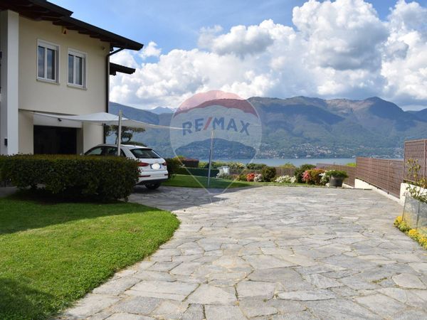 Villa o villino Porto Valtravaglia, VA Vendita