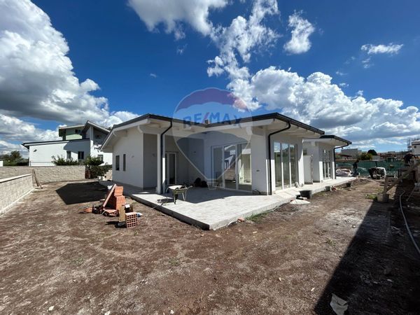 Nuove costruzioni Aprilia, LT Vendita