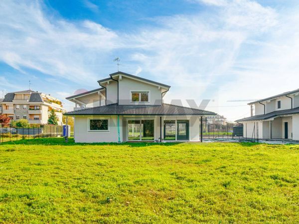Villa singola Zona Madonna Regina, Busto Arsizio, VA Vendita