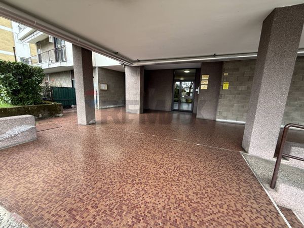 Ufficio Sesto Calende, VA Affitto