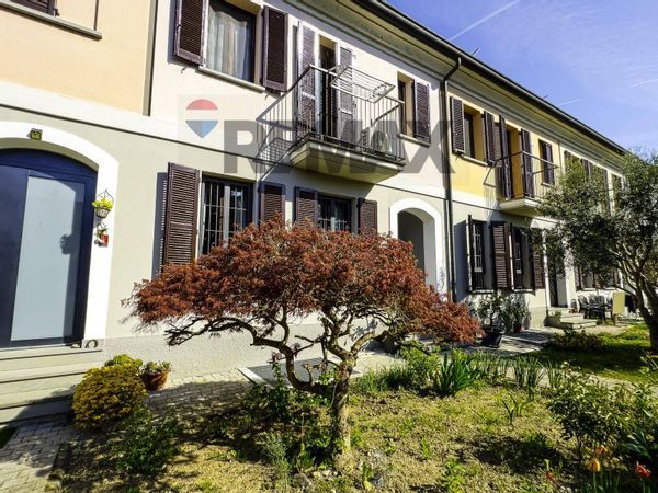 Villa a schiera Mediglia, MI Vendita