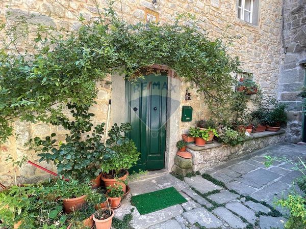 Casa Semindipendente Boveglio, Villa Basilica, LU Vendita