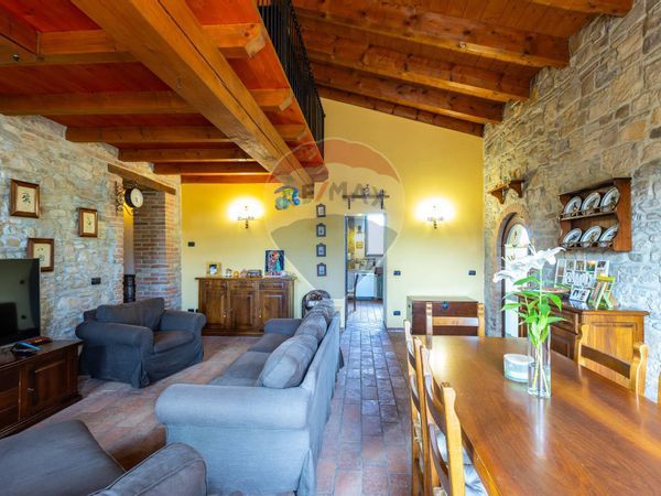 Casa Indipendente Vernasca, PC Vendita