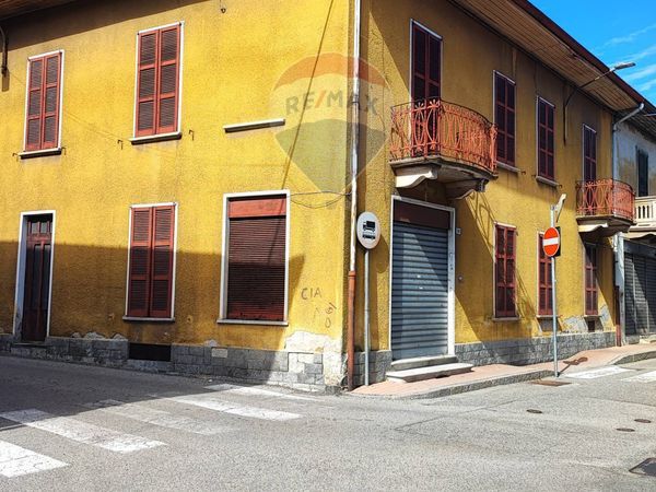 Casa Indipendente Besozzo, VA Vendita