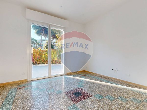 Negozio Varignano, Viareggio, LU Affitto